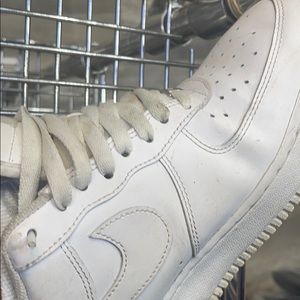 Meet your Posher, Alejandro levi